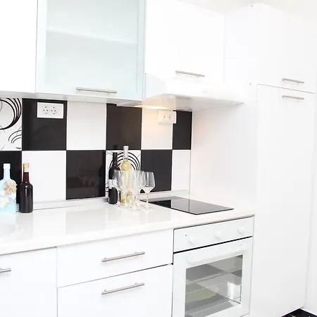 Apartament L'una Apartman *