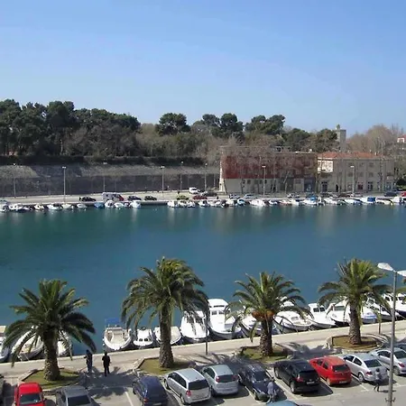 Apartament L'una Apartman