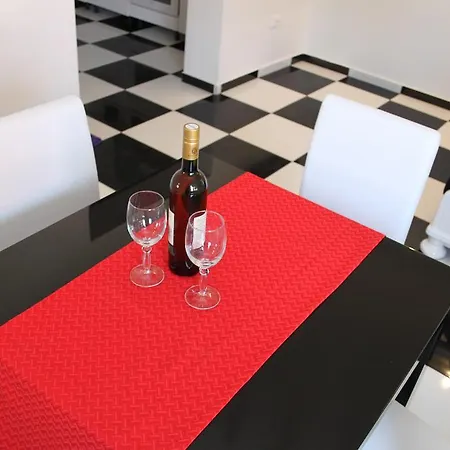 Apartament L'una Apartman Zára