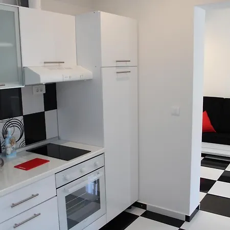 Apartament L'una Apartman